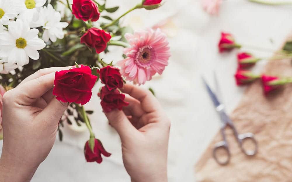 arranging valentine's flowers