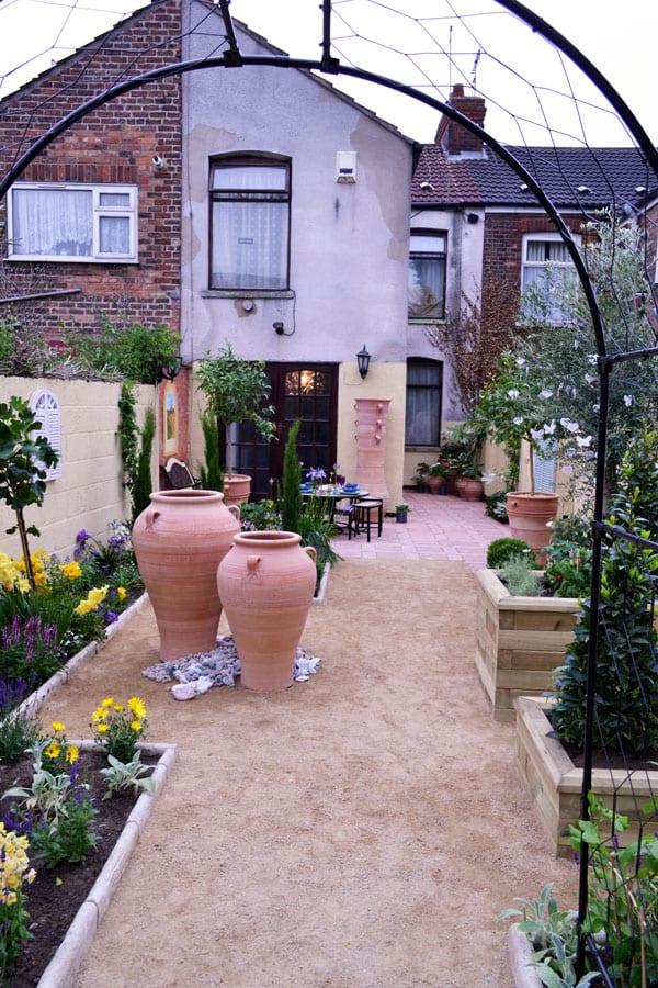 love-your-garden-finished-garden-makeover-series-5-2015