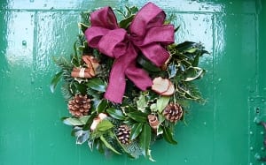 christmas-evergreen-wreath-how-to-make-a-diy-handmade-wreath